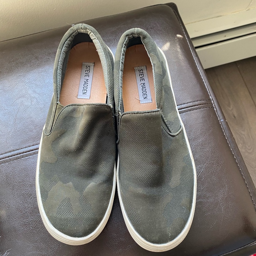 Steve Madden Slip On Camo sneaker Size 8.5